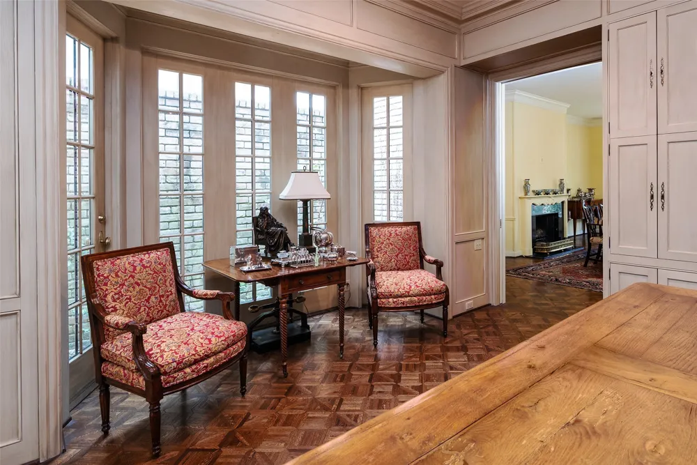 5826 Farquhar Lane Dallas, TX 75209
