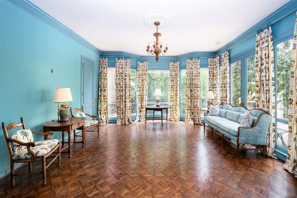 5826 Farquhar Lane Dallas, TX 75209
