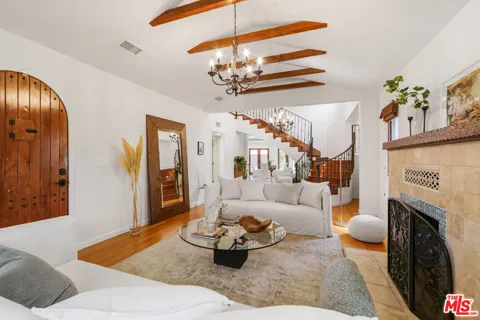 2130 Manning Avenue