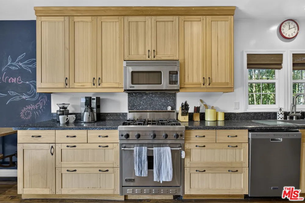9002 Norma Place West Hollywood, CA 90069