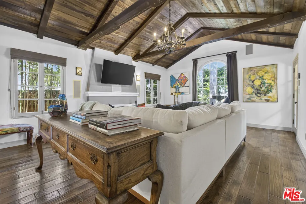 9002 Norma Place West Hollywood, CA 90069