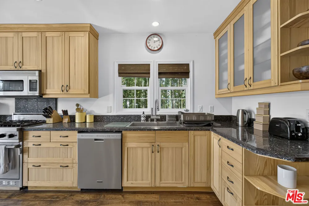 9002 Norma Place West Hollywood, CA 90069