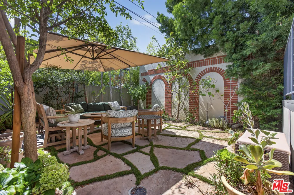 9002 Norma Place West Hollywood, CA 90069