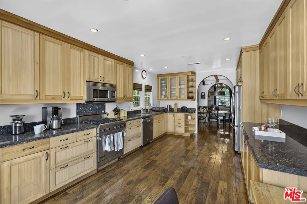 9002 Norma Place West Hollywood, CA 90069