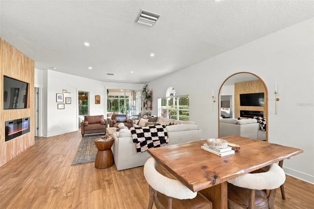 624 KINGSMILL COURT Oldsmar, FL 34677