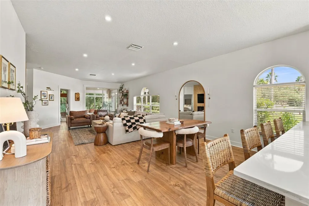 624 KINGSMILL COURT Oldsmar, FL 34677