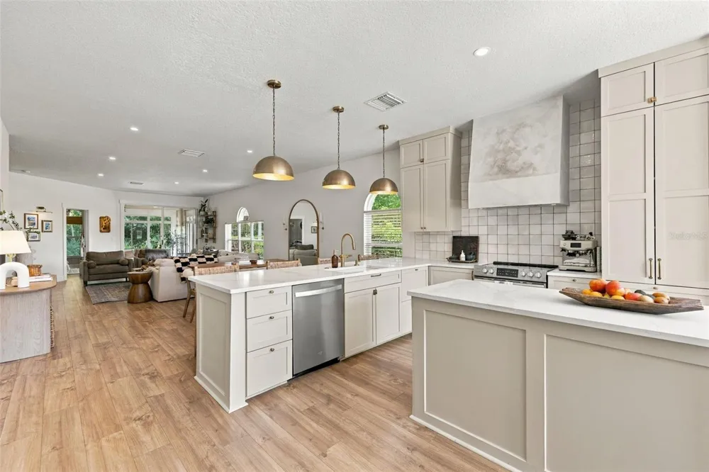 624 KINGSMILL COURT Oldsmar, FL 34677