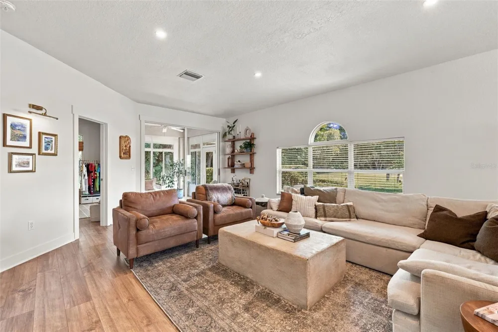 624 KINGSMILL COURT Oldsmar, FL 34677