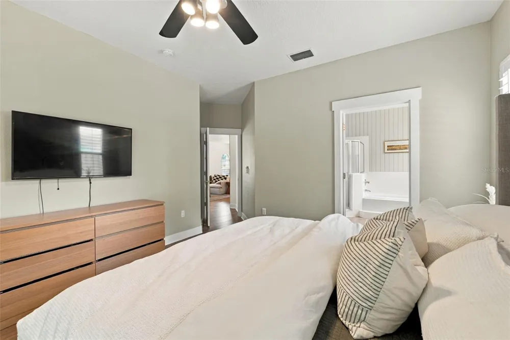 624 KINGSMILL COURT Oldsmar, FL 34677
