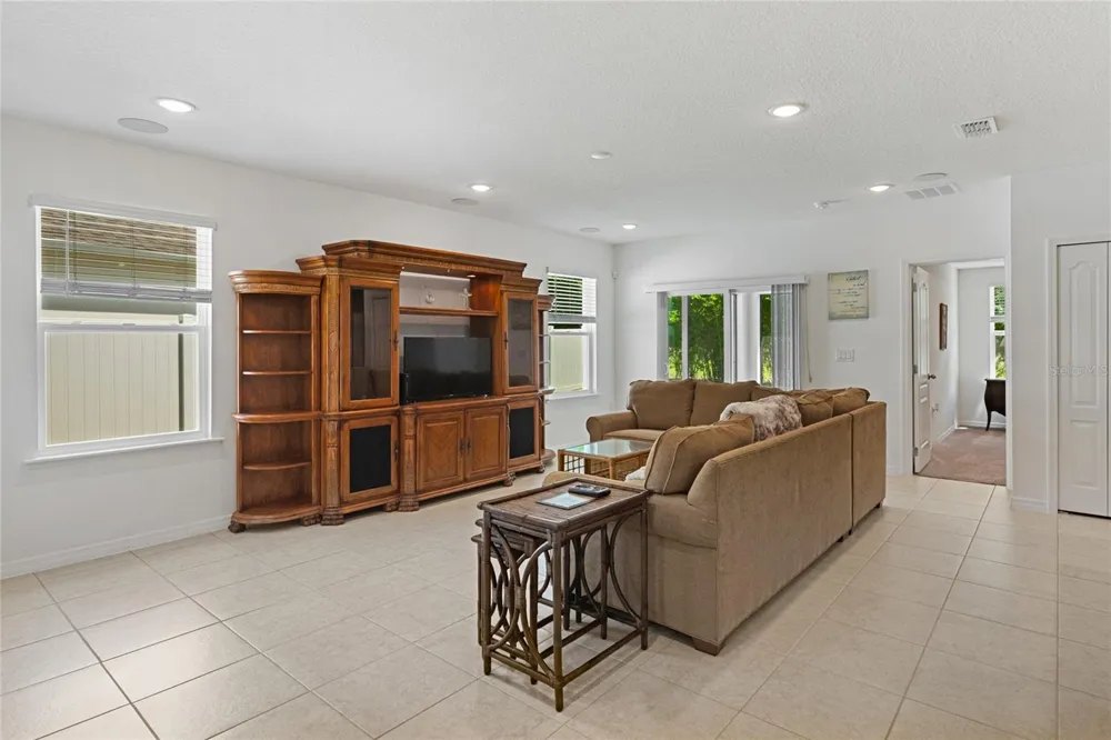 1121 BRADFORD RIDGE Leesburg, FL 34748