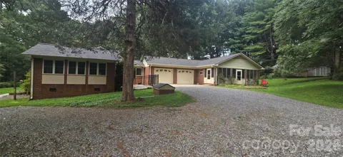 2593 Hickory Highway