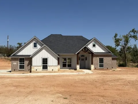 882 Eagles Way
