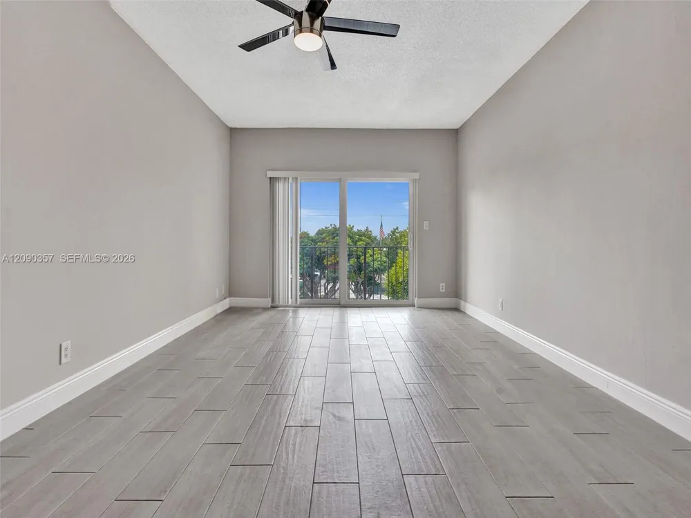 400 Riverside Dr #303 Pompano Beach, FL 33062