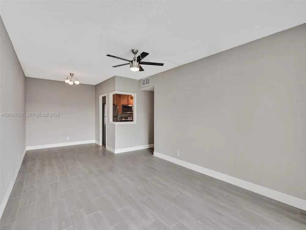 400 Riverside Dr #303 Pompano Beach, FL 33062