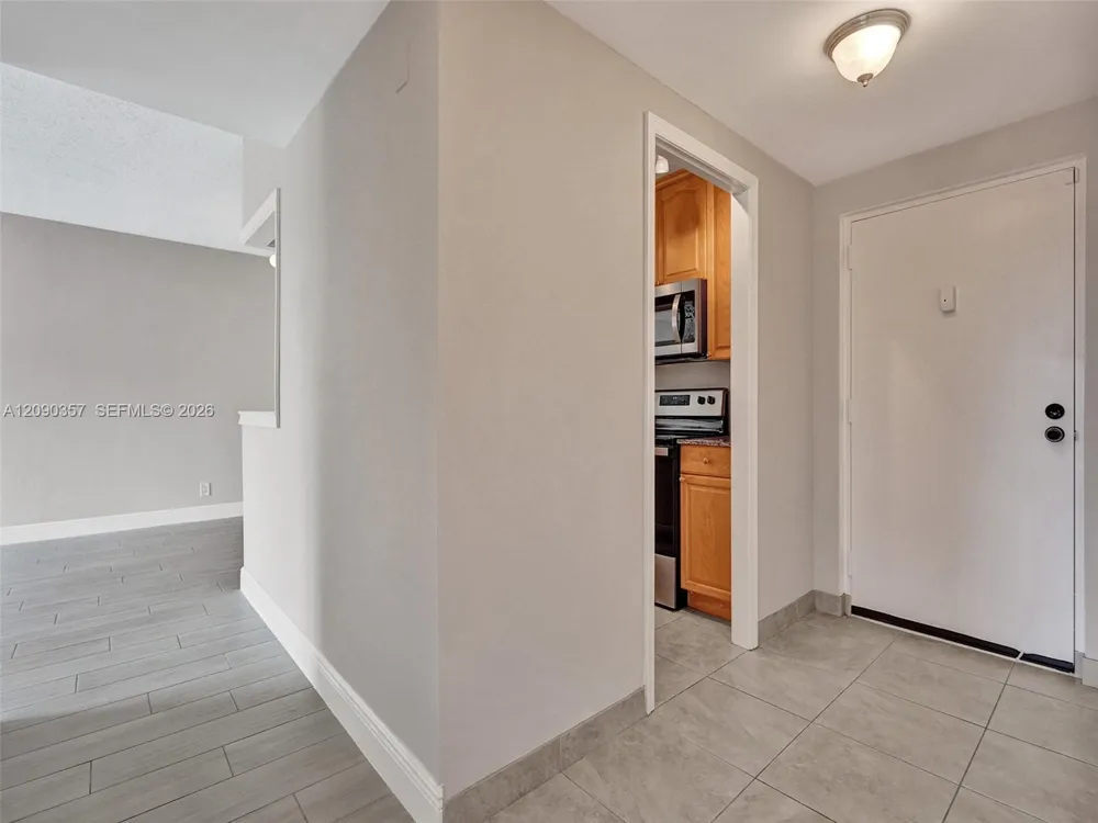 400 Riverside Dr #303 Pompano Beach, FL 33062