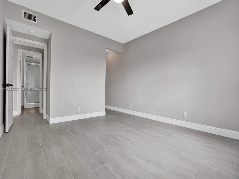 400 Riverside Dr #303 Pompano Beach, FL 33062