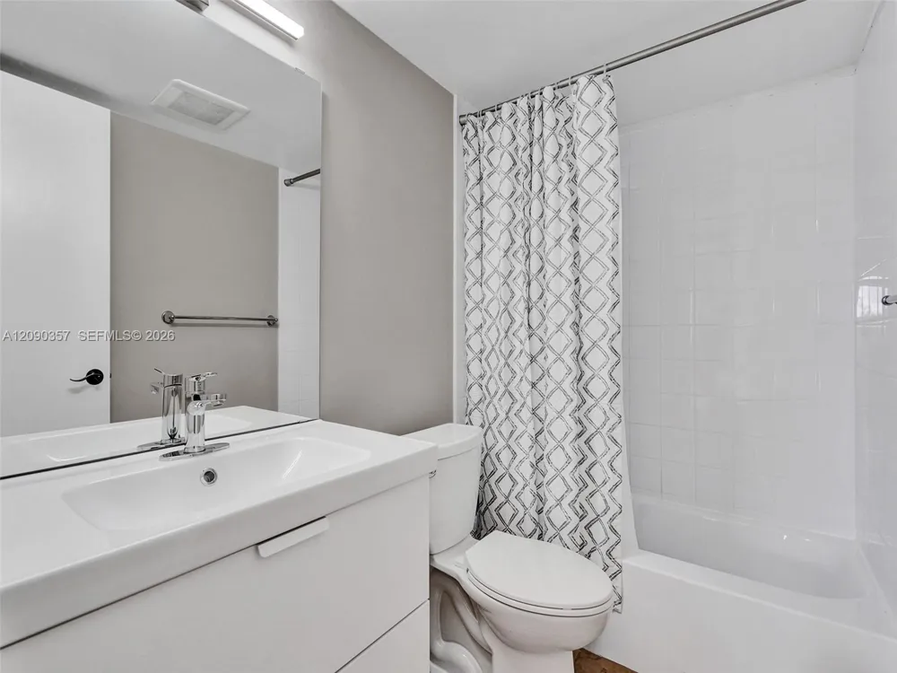 400 Riverside Dr #303 Pompano Beach, FL 33062