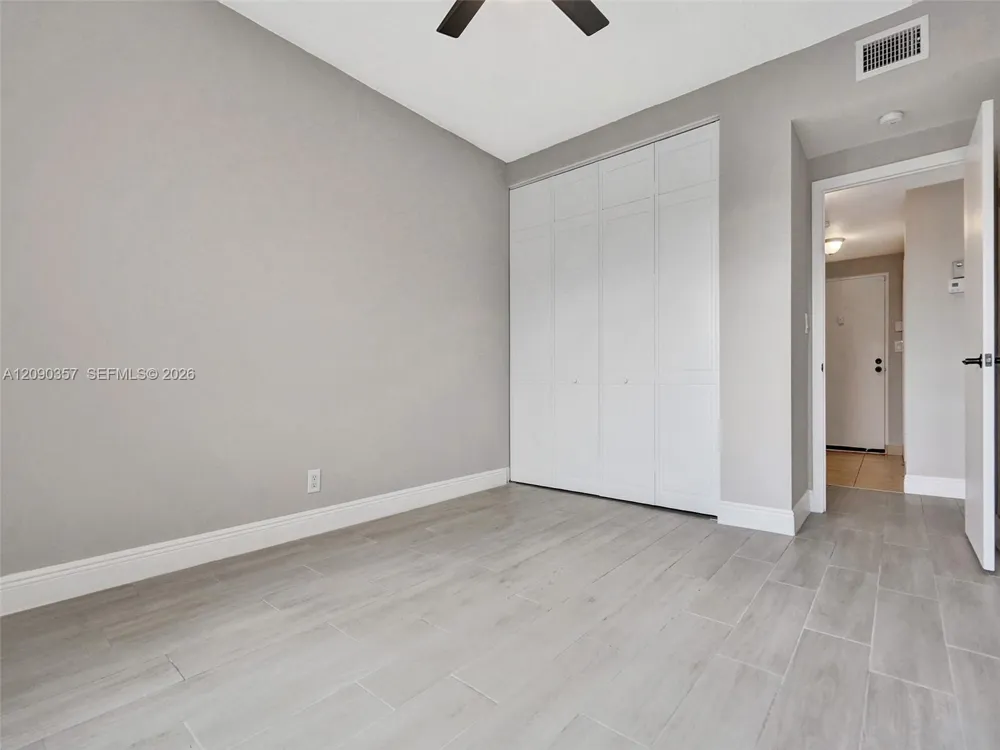 400 Riverside Dr #303 Pompano Beach, FL 33062