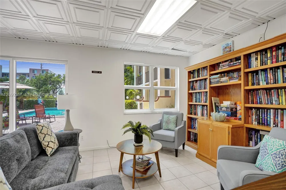 400 Riverside Dr #303 Pompano Beach, FL 33062