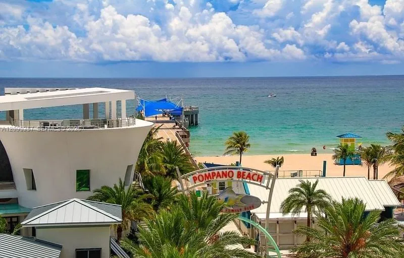 400 Riverside Dr #303 Pompano Beach, FL 33062