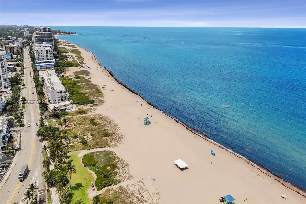 400 Riverside Dr #303 Pompano Beach, FL 33062