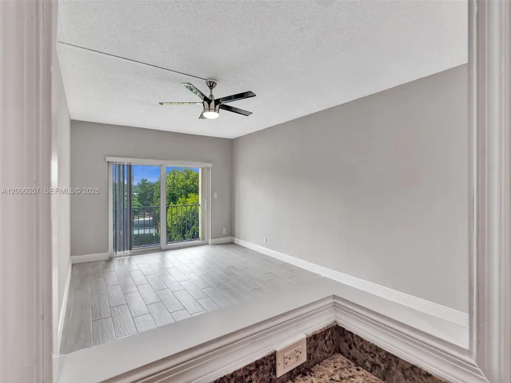 400 Riverside Dr #303 Pompano Beach, FL 33062