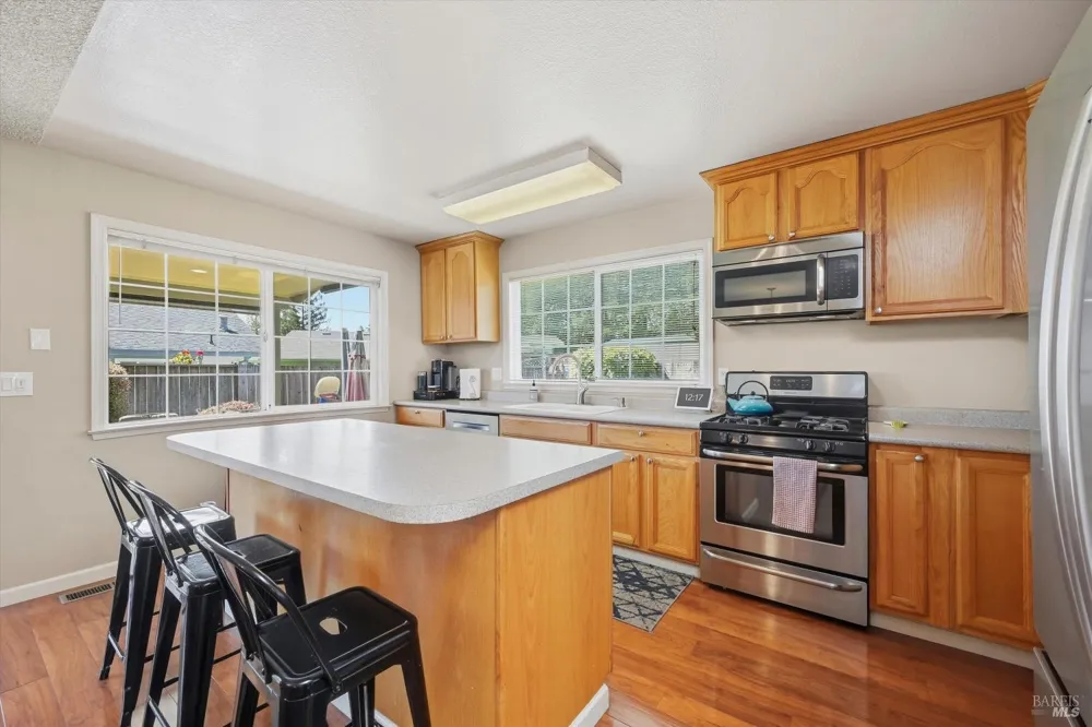1411 Garrett Court Rohnert Park, CA 94928
