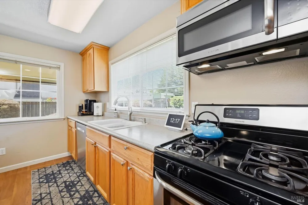 1411 Garrett Court Rohnert Park, CA 94928