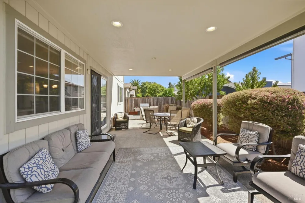 1411 Garrett Court Rohnert Park, CA 94928
