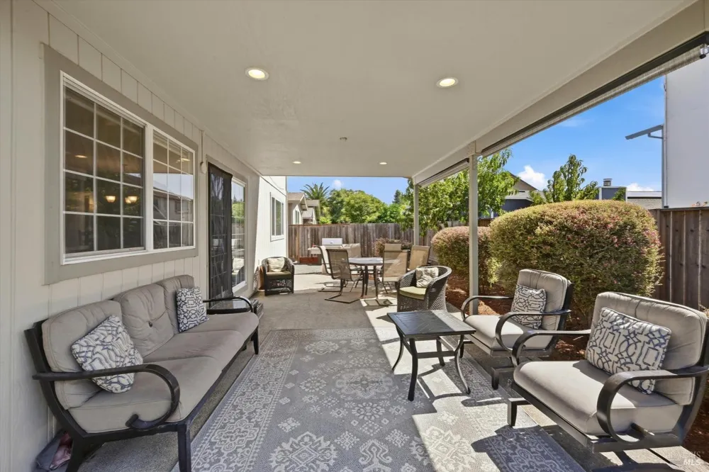 1411 Garrett Court Rohnert Park, CA 94928