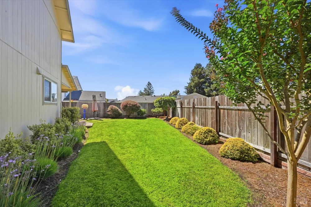 1411 Garrett Court Rohnert Park, CA 94928