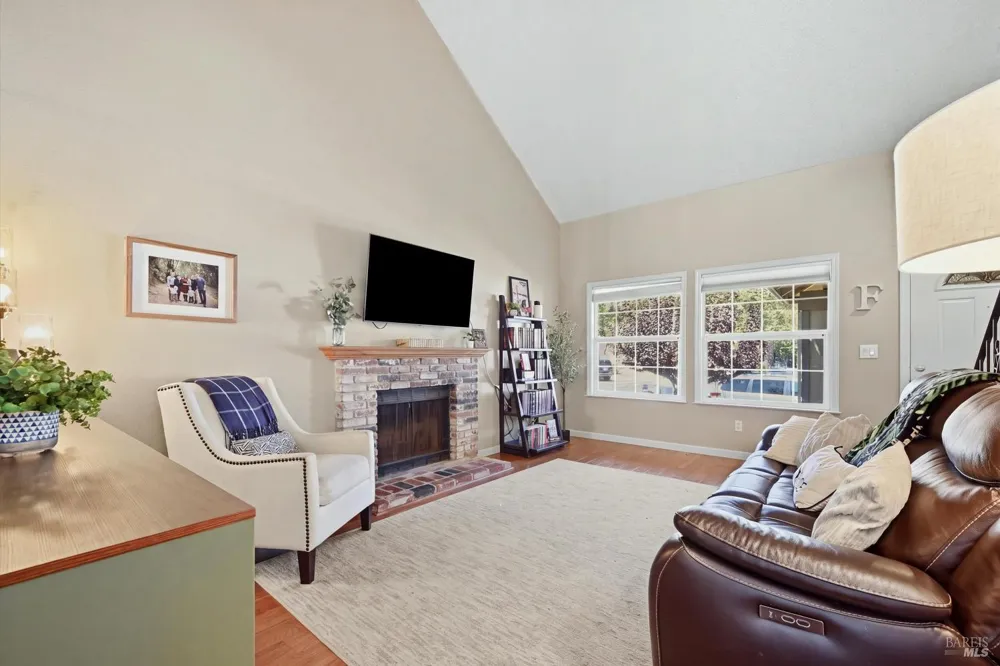 1411 Garrett Court Rohnert Park, CA 94928
