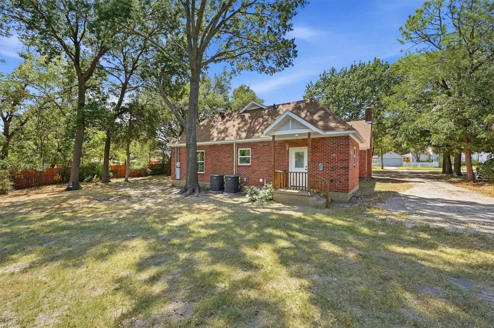 1525 Shannon Street Sherman, TX 75092