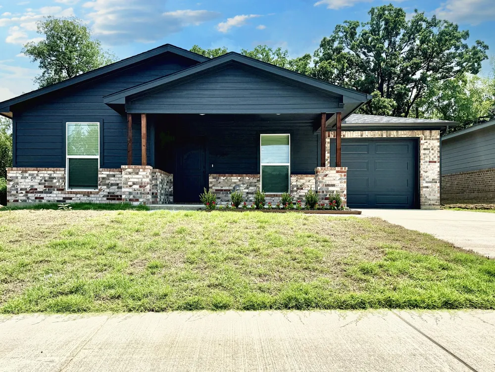 2384 Miller Street Denison, TX 75020