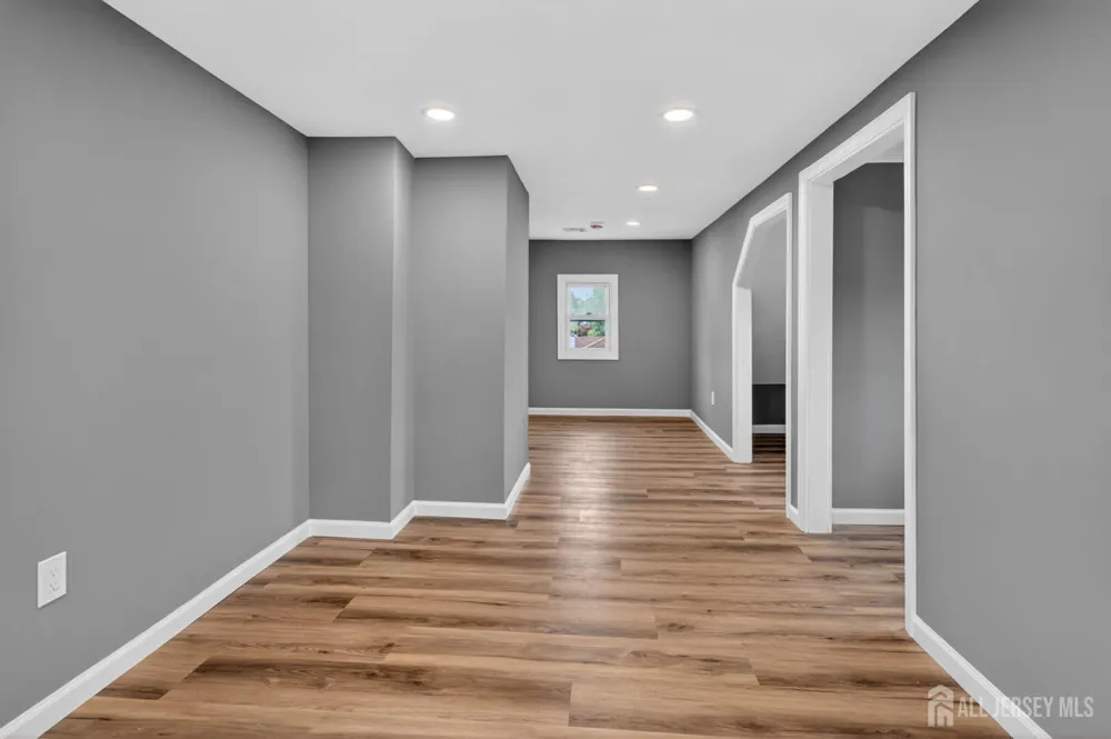 16 Gordon Street Aberdeen, NJ 07721