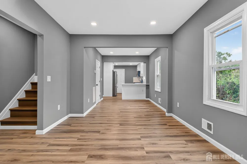 16 Gordon Street Aberdeen, NJ 07721