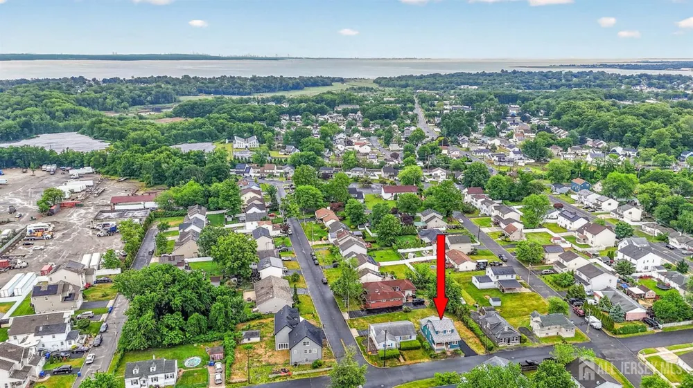 16 Gordon Street Aberdeen, NJ 07721