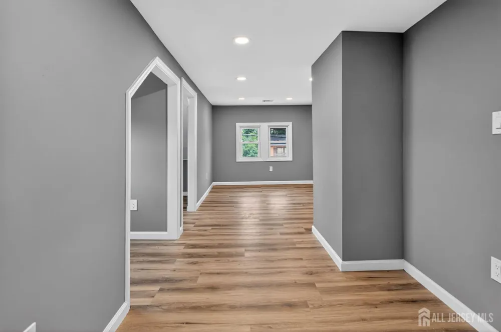 16 Gordon Street Aberdeen, NJ 07721