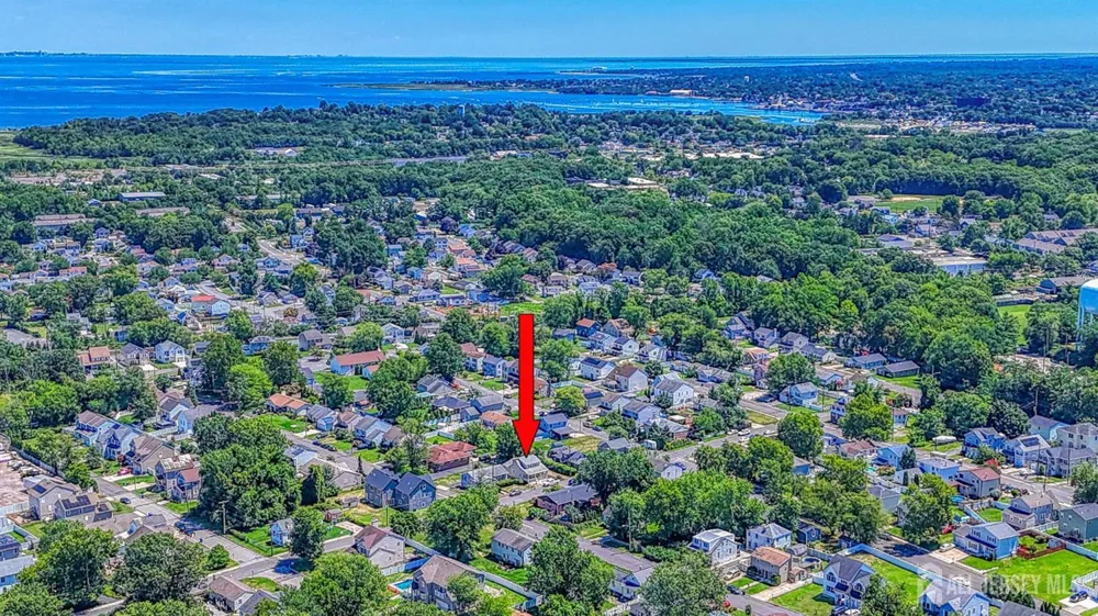 16 Gordon Street Aberdeen, NJ 07721