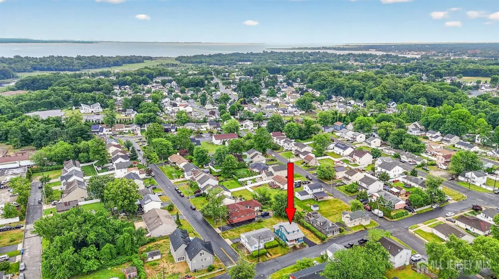 16 Gordon Street Aberdeen, NJ 07721