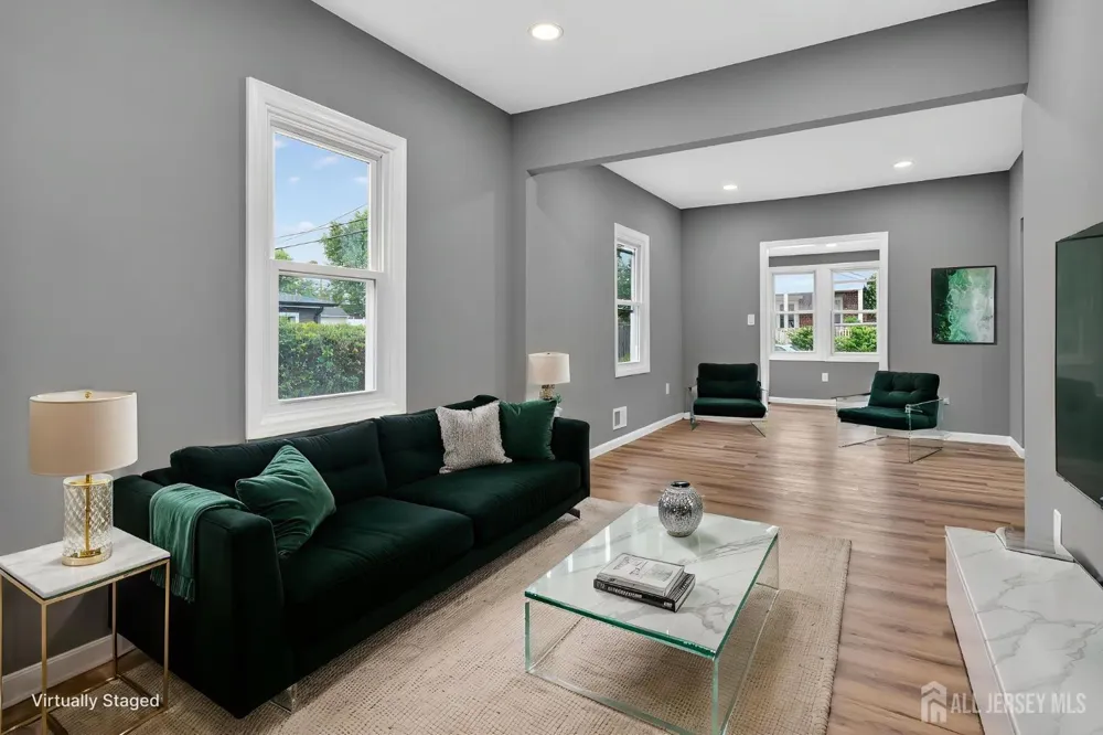 16 Gordon Street Aberdeen, NJ 07721