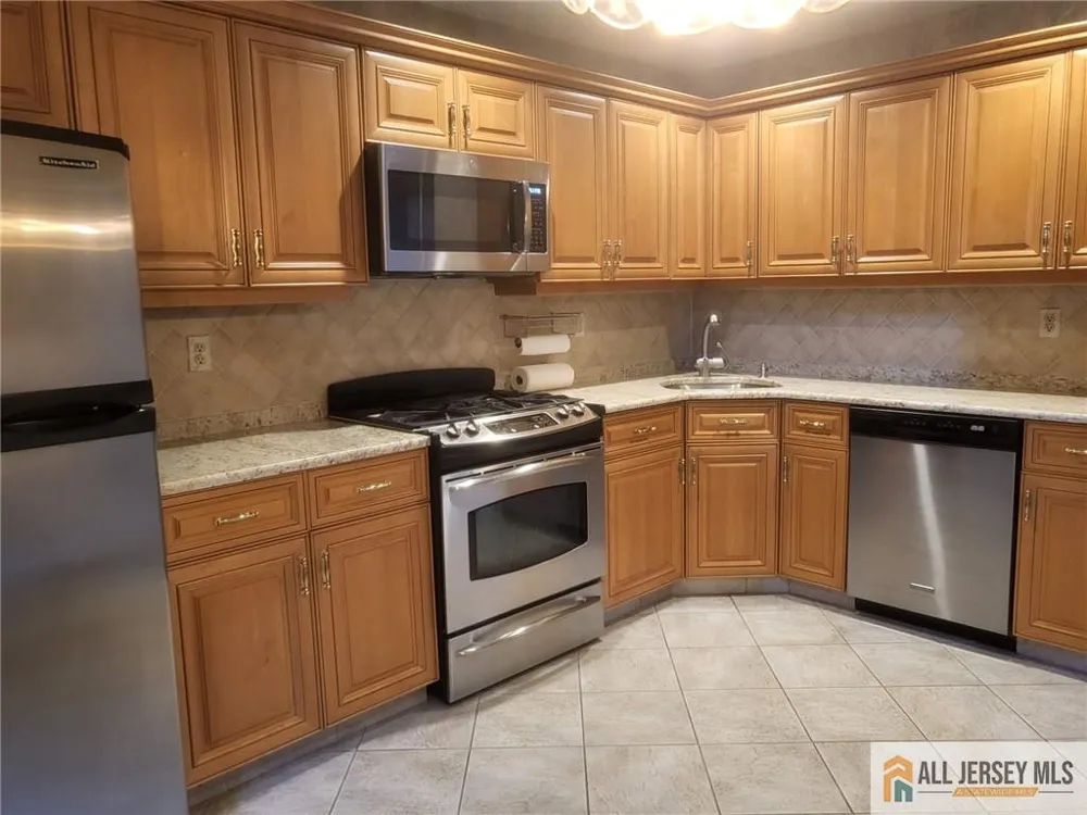 12 Carriage Place #1012 Edison, NJ 08820
