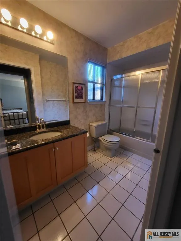 12 Carriage Place #1012 Edison, NJ 08820