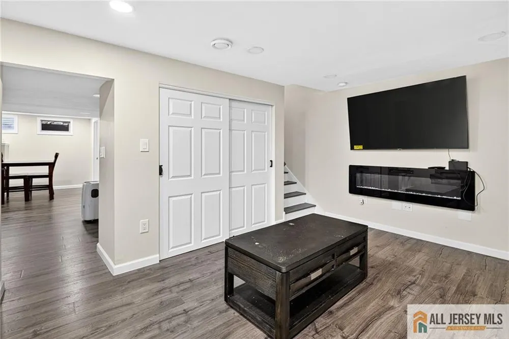 4 Quincy Circle South Brunswick, NJ 08810