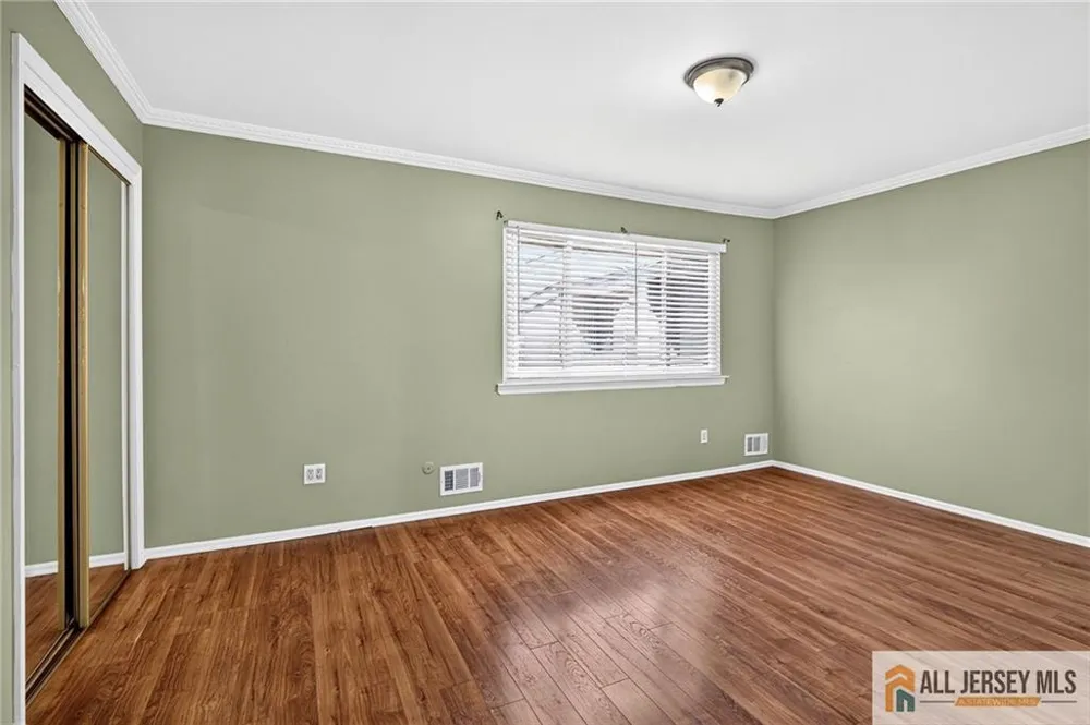 4 Quincy Circle South Brunswick, NJ 08810