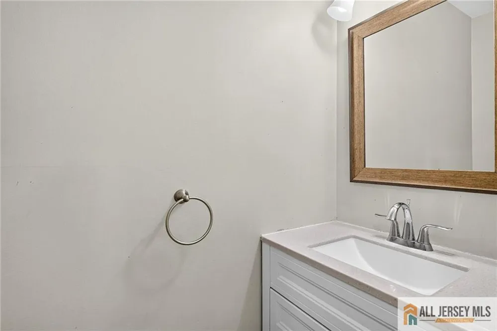 4 Quincy Circle South Brunswick, NJ 08810