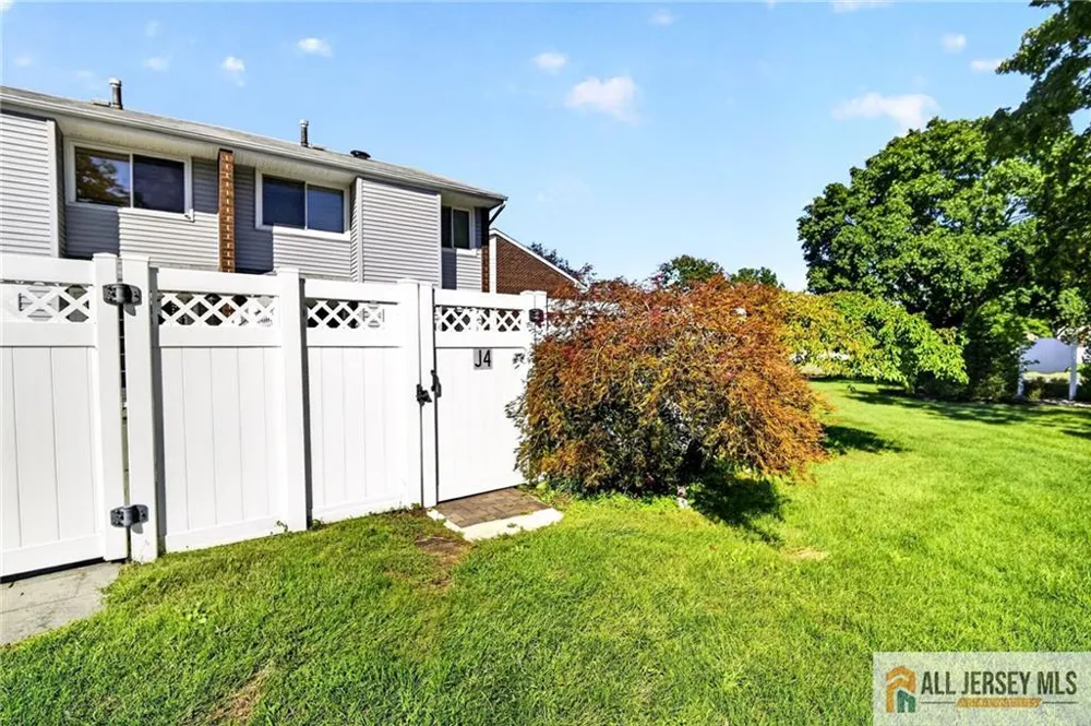 4 Quincy Circle South Brunswick, NJ 08810
