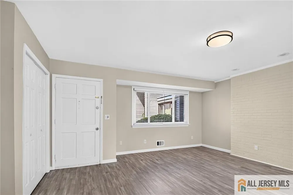 4 Quincy Circle South Brunswick, NJ 08810