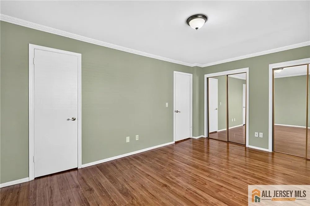 4 Quincy Circle South Brunswick, NJ 08810