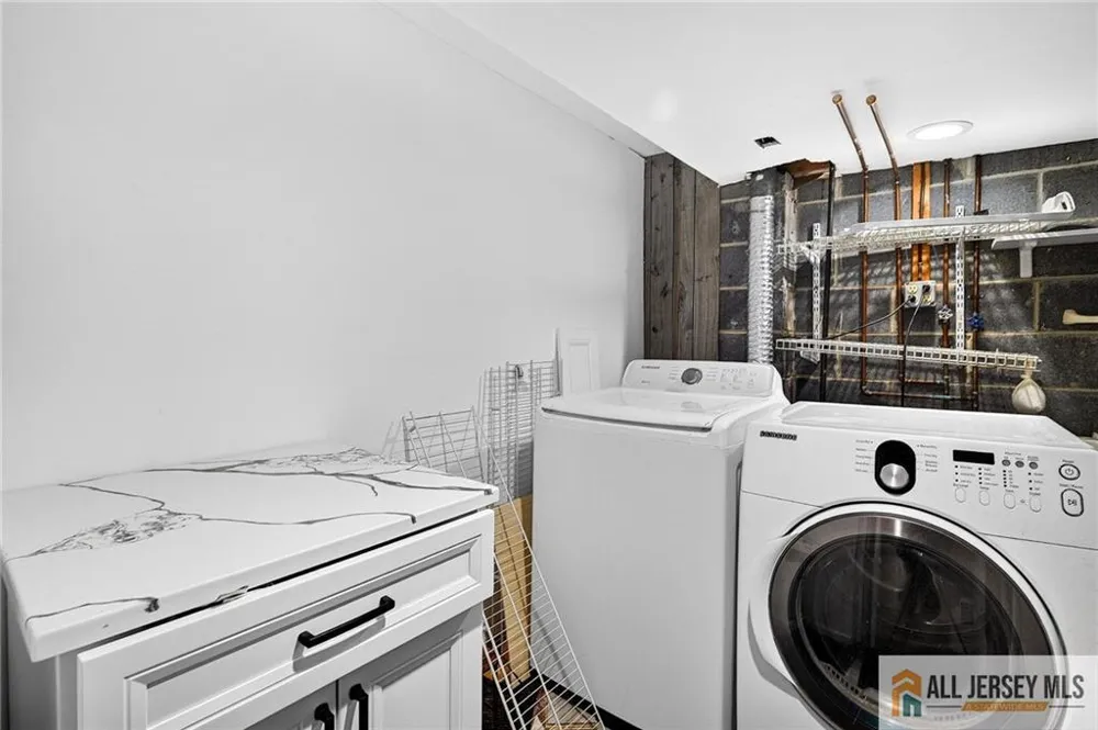 4 Quincy Circle South Brunswick, NJ 08810